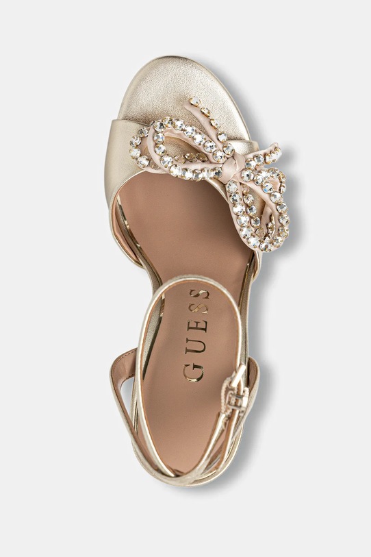 Δερμάτινα πέδιλα Guess CHARMIN2 χρυσαφί FLFCR2.LEA03.GOLD