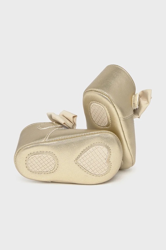 Dievča Topánky pre bábätká Mayoral Newborn 9961.2K.Newborn.9BYA zlatá