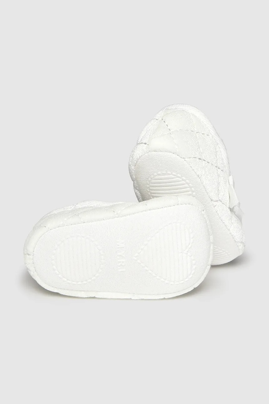 Dievča Topánky pre bábätká Mayoral Newborn 9964.2M.Newborn.9BYA biela