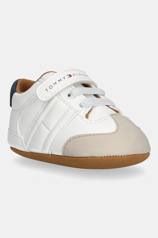 Бебешки обувки Tommy Hilfiger без изолация бял T0B9.34055