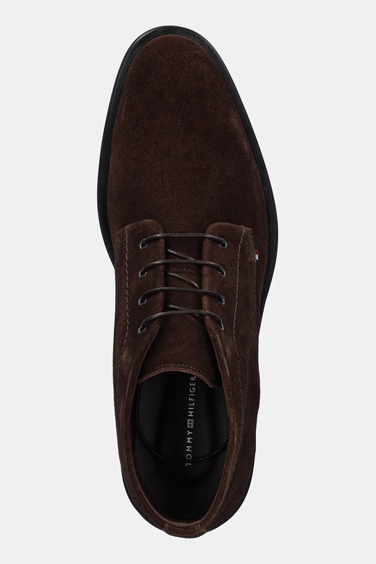 Tommy Hilfiger trzewiki zamszowe CORPORATE HILFIGER SDE BOOT brązowy FM0FM05579