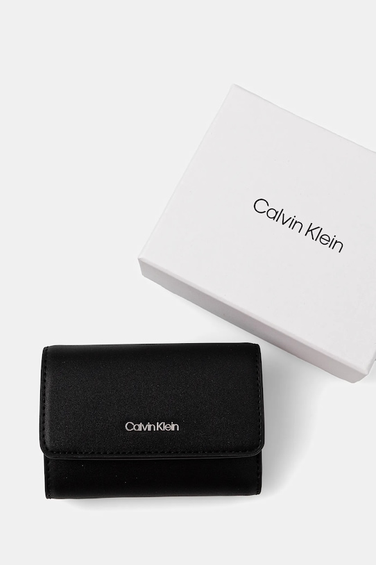 Πορτοφόλι Calvin Klein μαύρο LV04F1030G