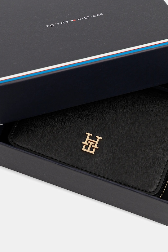 Peněženka Tommy Hilfiger černá AW0AW17742