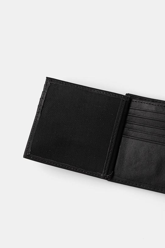 Kožená peněženka Calvin Klein černá LV04D1105G