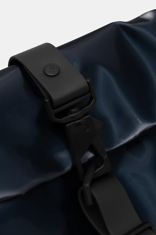 Rains plecak 13320 Rolltop Rucksack granatowy 13320.130