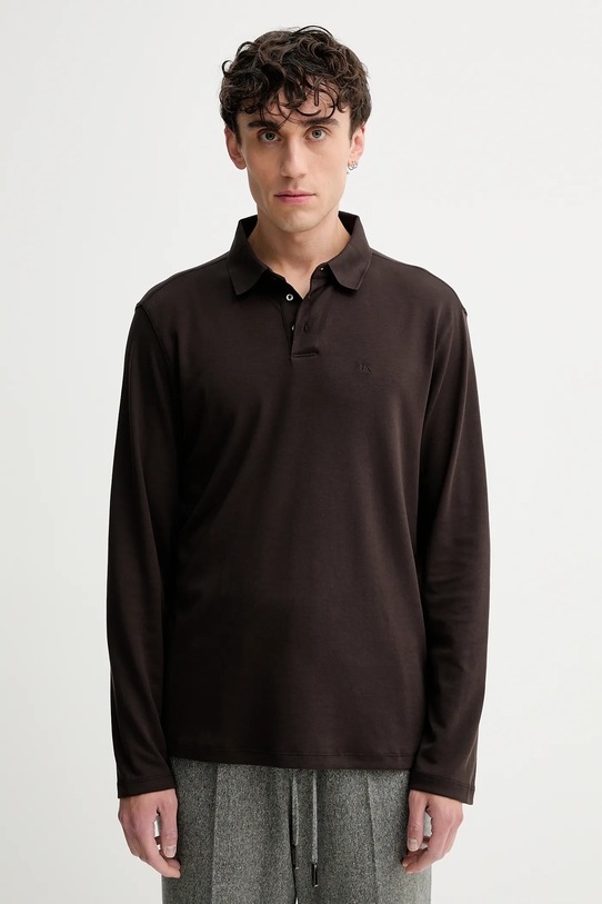 Βαμβακερή μπλούζα με μακριά μανίκια Calvin Klein κανονικό καφέ LV040EM909