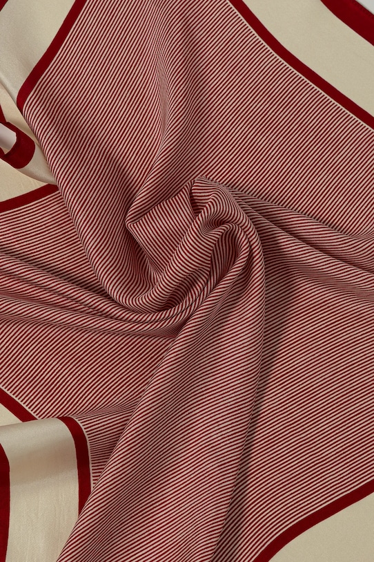 Hodvábna šatka Tommy Hilfiger AW0AW17629 červená AW25