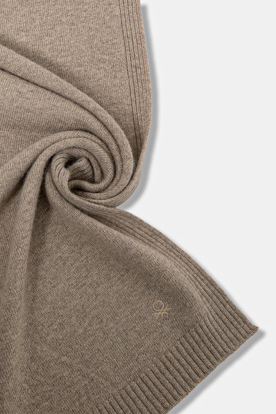 Akcesoria United Colors of Benetton szalik z dodatkiem wełny 122HDU01O brązowy