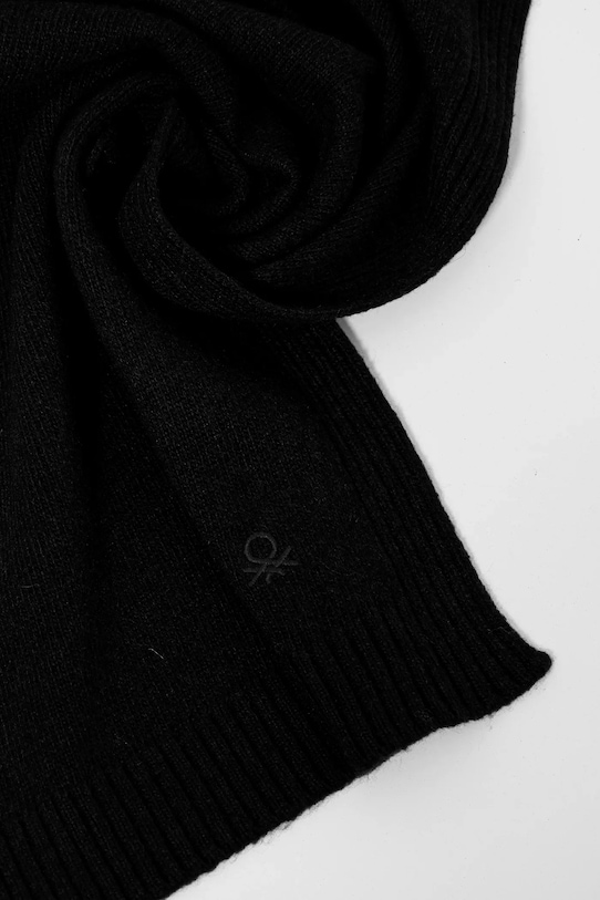 United Colors of Benetton szalik z dodatkiem wełny 122HDU01O czarny AW25
