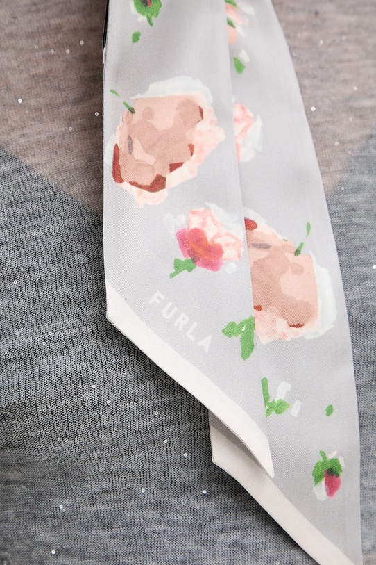 Svilena rutica Furla siva WT00022.BX3856.3389S