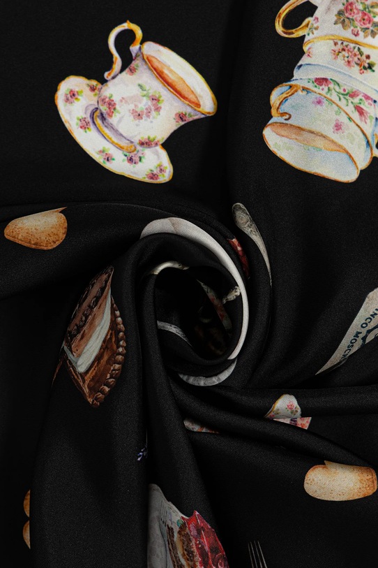 Moschino apaszka jedwabna czarny M3289.3549