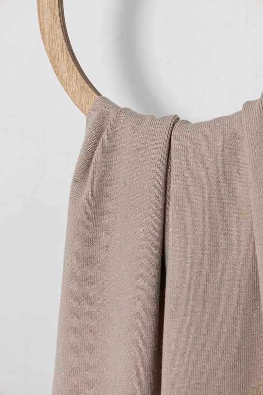 Calvin Klein szalik LV04D8021G beżowy AW25