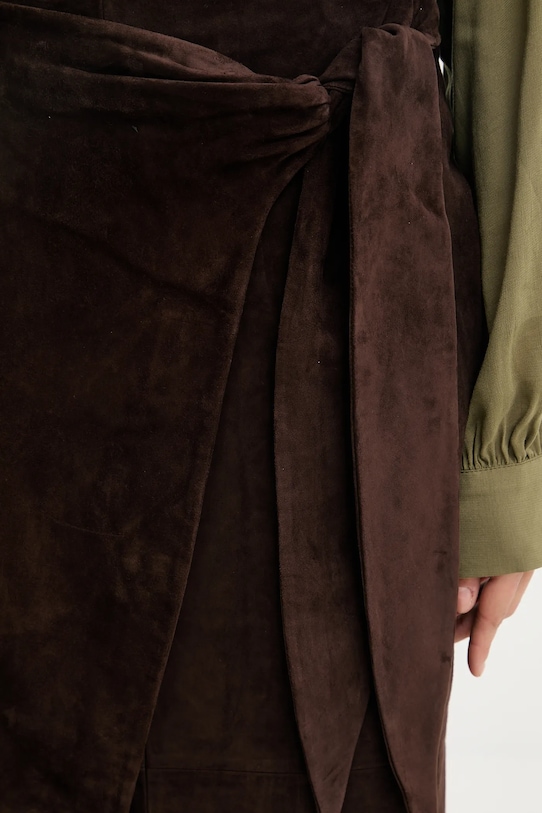 Never Fully Dressed spódnica zamszowa brązowy NFDSK724