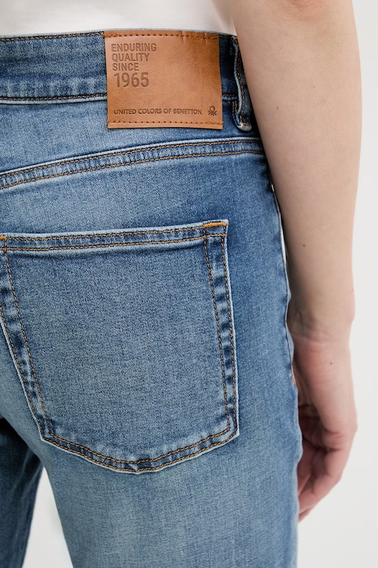 United Colors of Benetton Jeansy bootcut niebieski 4IMHDE00G