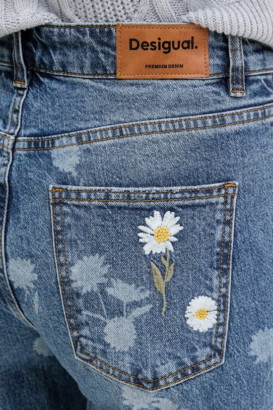 Desigual jeansy DAISYS niebieski 25WWDD16