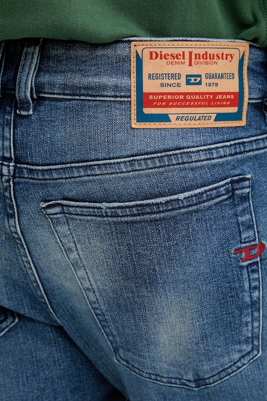 Diesel jeans 1979 SLEENKER L.32 albastru A03594.0DBDR