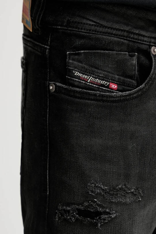 Diesel jeansy 1979 SLEENKER L.32 A03594.068SG czarny