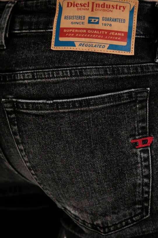 Diesel jeansy 1979 SLEENKER L.32 szary A03594.0DBDP