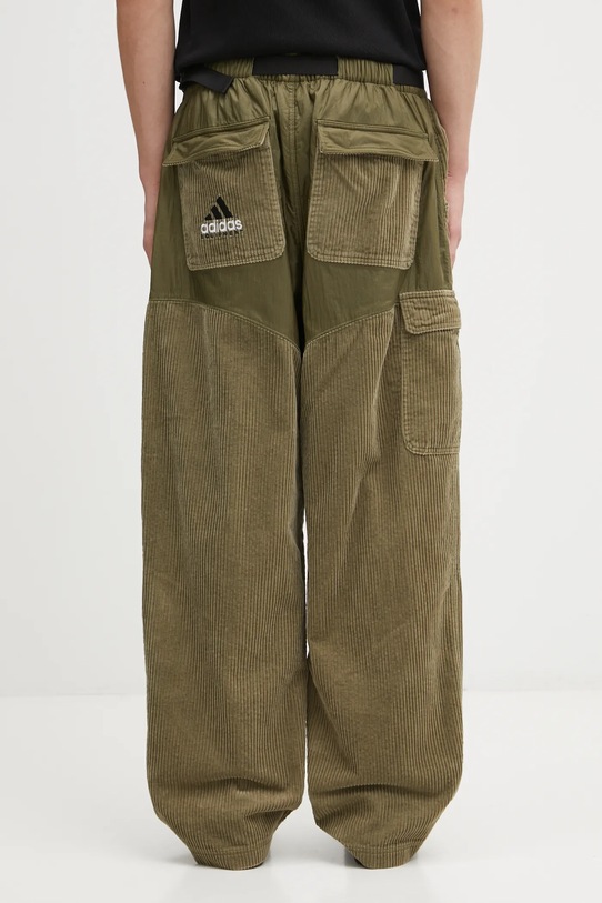 Odzież adidas Originals spodnie sztruksowe EQT Pant JY3459 zielony