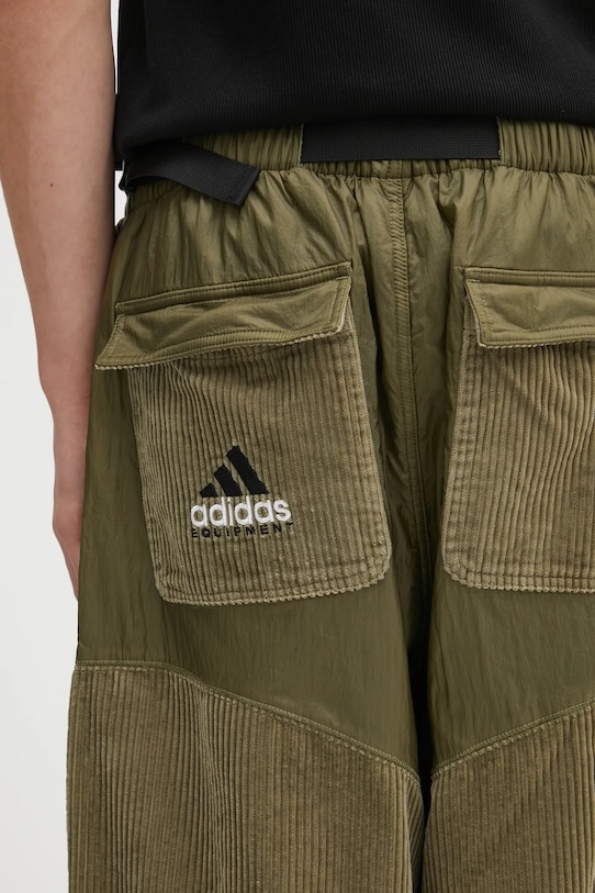 adidas Originals pantaloni in velluto a coste EQT Pant verde JY3459