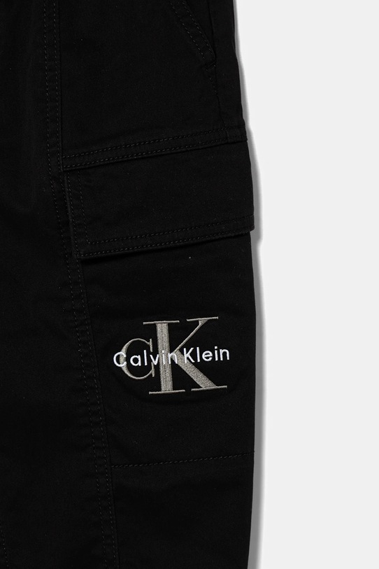 Chłopiec Calvin Klein Jeans spodnie dziecięce IB0IB02597.9BYA czarny