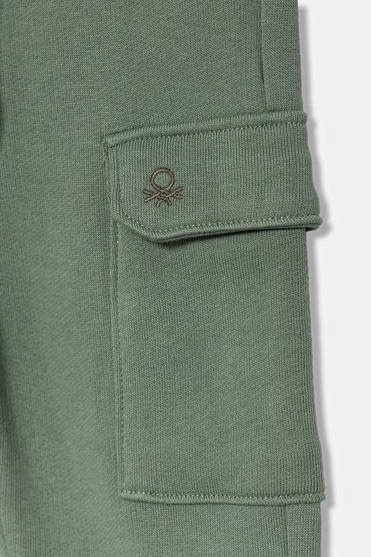 Αγορίστικα Παιδικό βαμβακερό παντελόνι United Colors of Benetton 3J68GF045.P.seasonal πράσινο