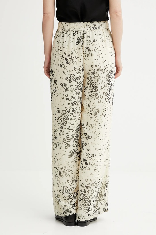 Odzież Calvin Klein spodnie LV044B913G beżowy