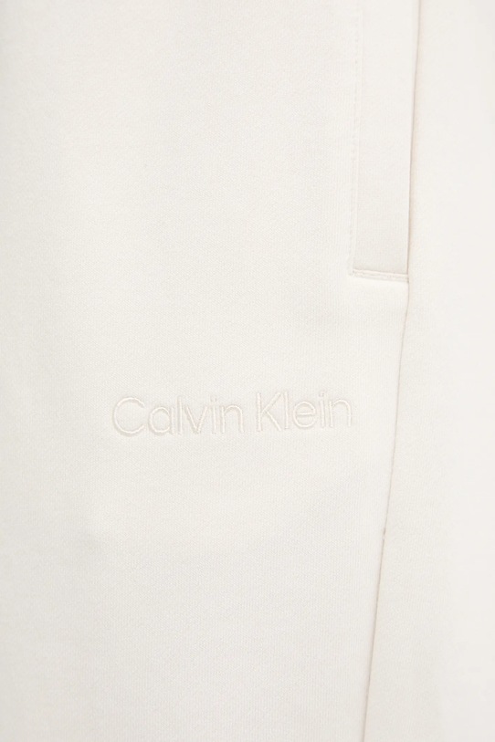 Βαμβακερό παντελόνι Calvin Klein μπεζ LV044C904G