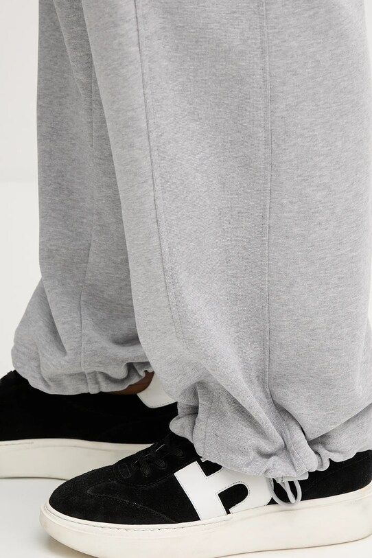 Παντελόνι φόρμας Calvin Klein Jeans γκρί LV047C249G