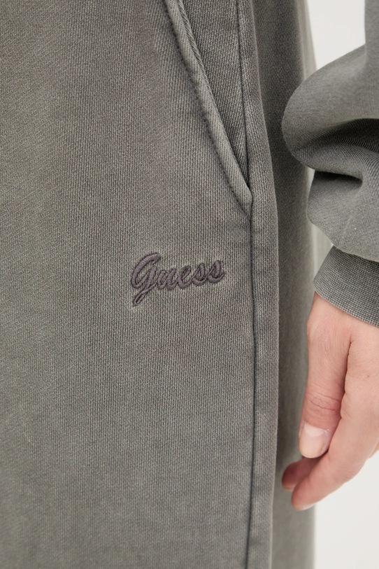 Хлопковые спортивные штаны Guess MISTY серый V5RB17.KCOS1