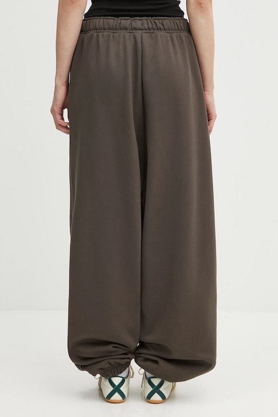 Дрехи Памучен спортен панталон adidas Originals Essentials JW0988 зелен