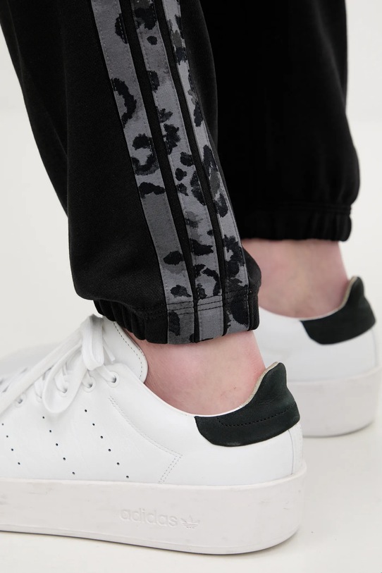 adidas pantaloni de trening 3-Stripes negru KB8510