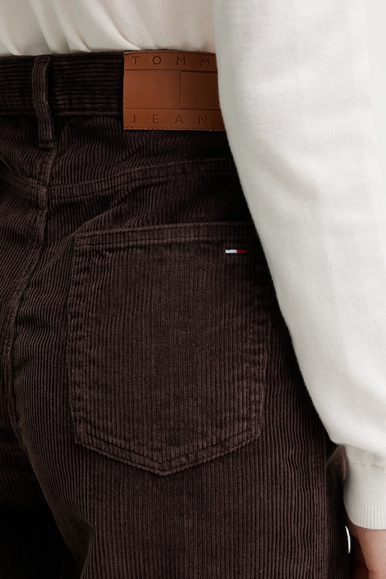 Tommy Jeans spodnie sztruksowe brązowy DW0DW21700