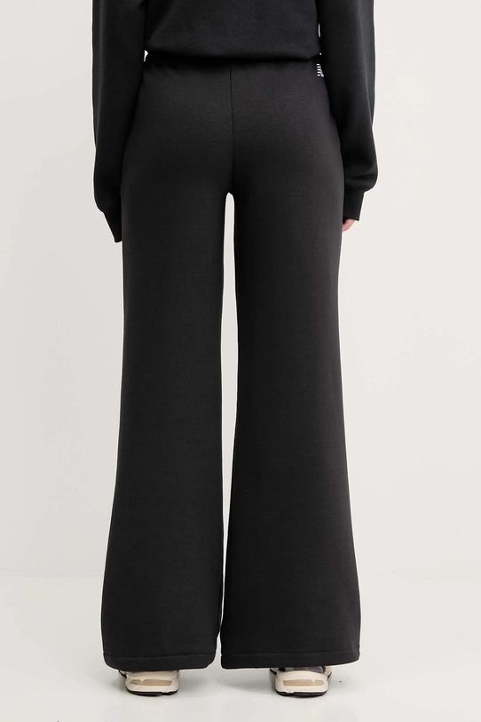 Îmbrăcăminte New Balance pantaloni de trening WP53902BK negru