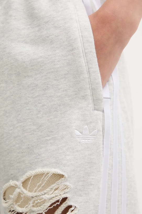 Βαμβακερό παντελόνι adidas Originals Joggers KC8822 γκρί