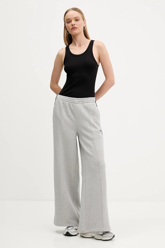 Бавовняні спортивні штани adidas Originals 3-Stripes JV7476 сірий AW25