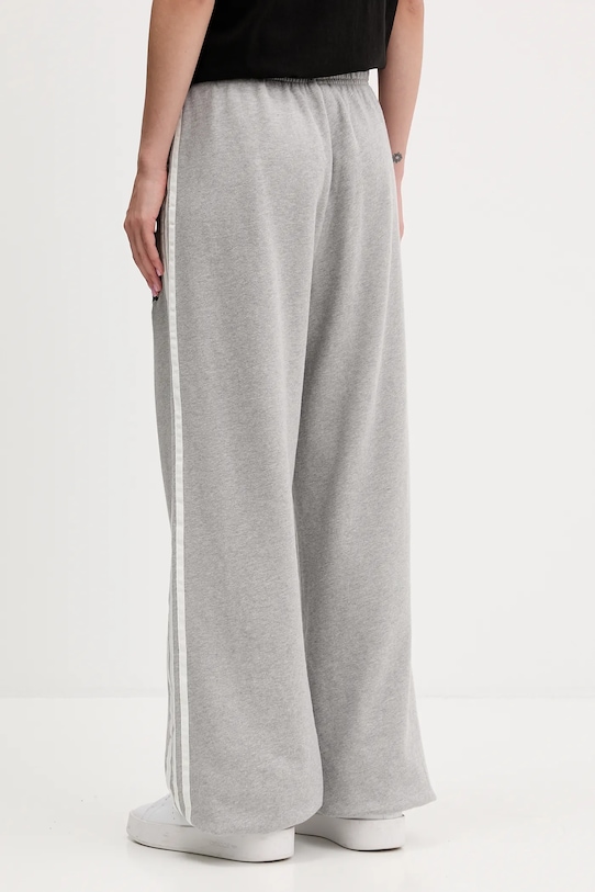 Îmbrăcăminte adidas Originals pantaloni de trening din bumbac GFX SWEATPANTS KF2313 gri