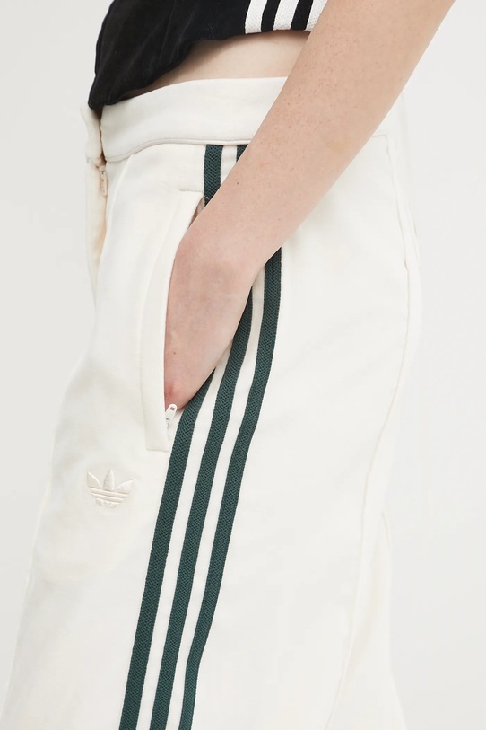 adidas Originals spodnie welurowe Velvet beżowy KF2303
