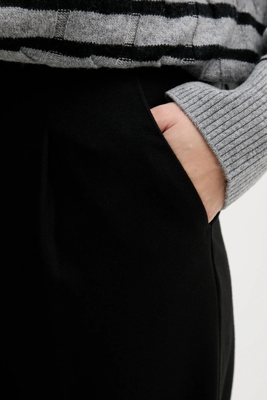 United Colors of Benetton spodnie czarny 4QIKDF0AC