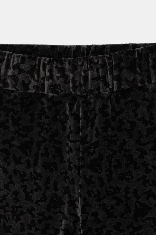 Dziewczynka EA7 Emporio Armani spodnie dresowe welurowe dziecięce 7G000116.AF15937 czarny