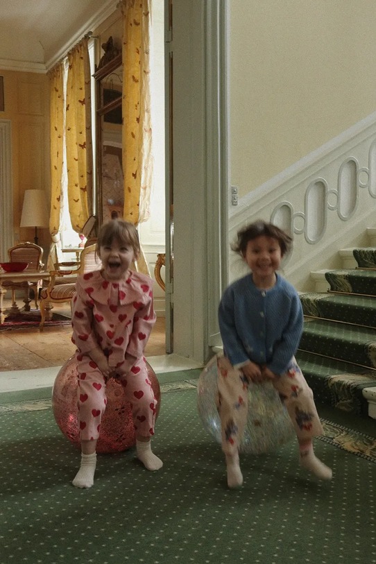 Konges Sløjd spodnie bawełniane dziecięce AVI PANTS GOTS KS104204.9BYA beżowy