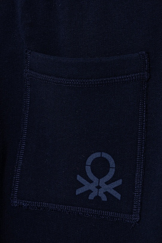 Chłopiec United Colors of Benetton spodnie dresowe dziecięce 3EB5CF05L.G.reproposed granatowy