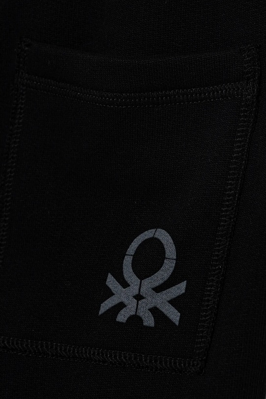 Chłopiec United Colors of Benetton spodnie dresowe dziecięce 3EB5CF05L.G.reproposed czarny