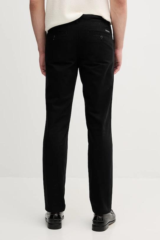 Odzież Calvin Klein Jeans spodnie LV040EM628 czarny