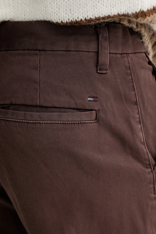 Панталон Tommy Jeans кафяв DM0DM22001