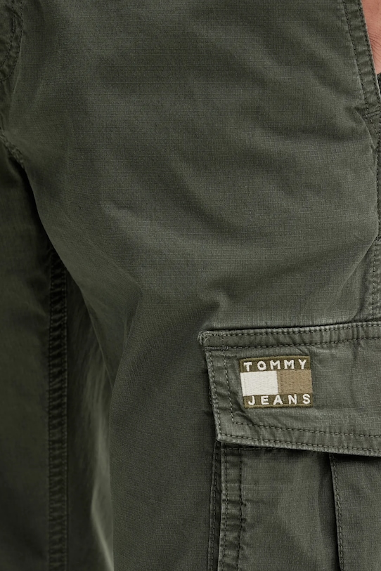 Штани Tommy Jeans зелений DM0DM22003