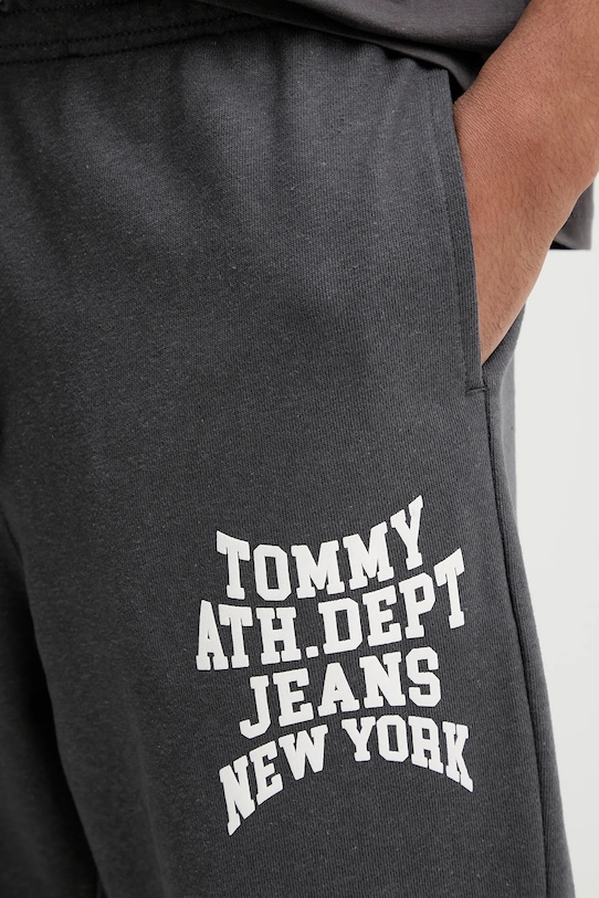 Tommy Jeans pantaloni de trening din bumbac gri DM0DM22083