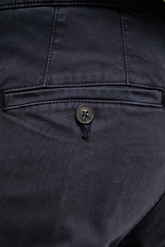 United Colors of Benetton spodnie chinos męskie bawełniane z elastanem granatowy 4TZYUF04P