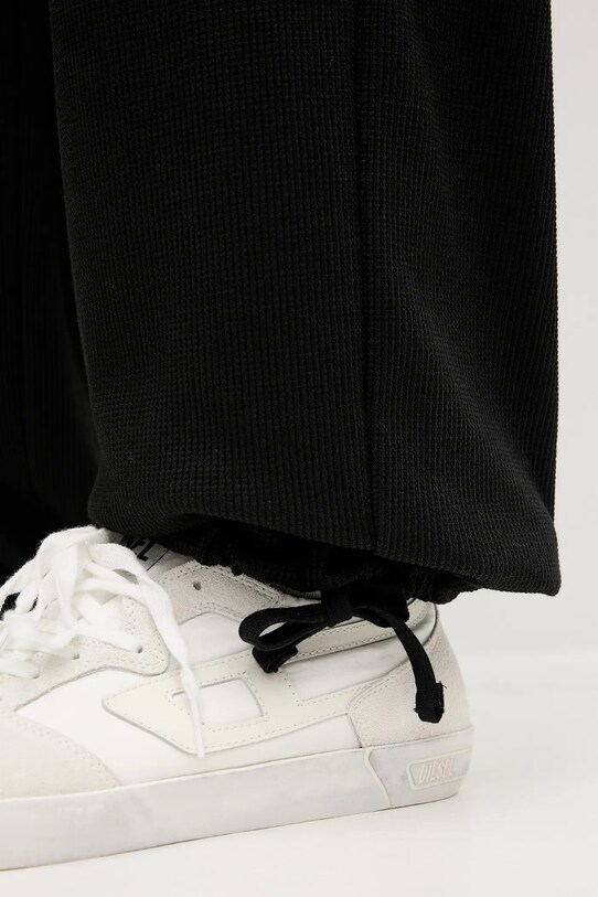 Спортивні штани adidas Originals Essentials чорний JW0975
