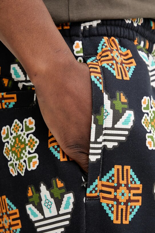 Спортивні штани adidas Originals Graphic Lo Tp чорний JW3503